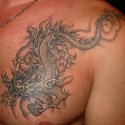 Gölgeli Dragon Tattoo
