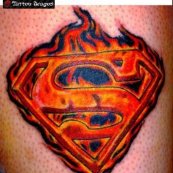 Supermen Amblem Tattoo