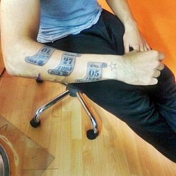 Takvim Yaprağı Tattoo