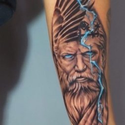 Zeus Dövmesi